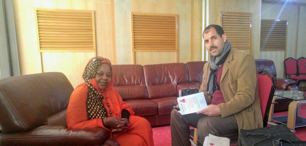 مشاركة الشاعرة عائشة بويبة في مهرجان « بيت الشعر « 