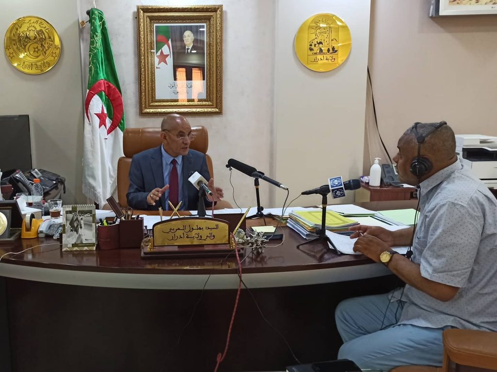 السيد العربي بهلول لإذاعة أدرار « وضعنا صفحة لمواجهة الإشاعات و سوق بودة تحت التهديد بالغلق « 
