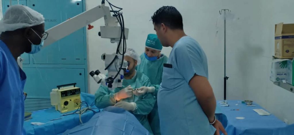 المخيم الجراحي في طب العيون